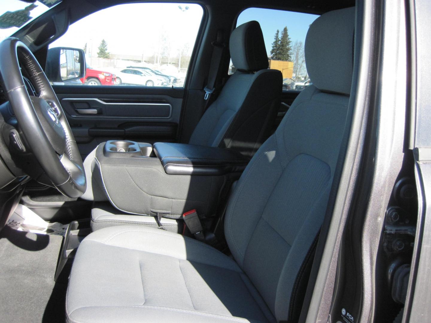 2021 gray /gray RAM 1500 Big Horn Crew Cab 4WD (1C6SRFFT3MN) with an 5.7L V8 engine, 8A transmission, located at 9530 Old Seward Highway, Anchorage, AK, 99515, (907) 349-3343, 61.134140, -149.865570 - Photo#9